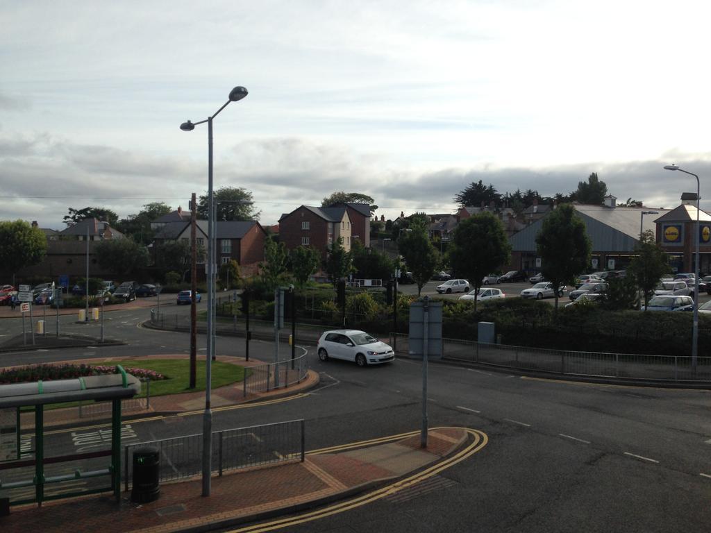 Victoria hotel Holywell  Exterior foto